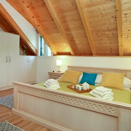 Lapis Apartamento Split